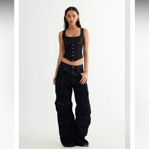 Lioness denim set never been worn with tags. Cargo jeans with corset top.